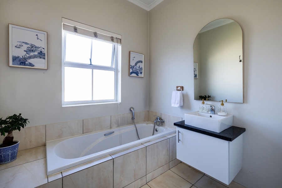 3 Bedroom Property for Sale in Dennegeur Western Cape